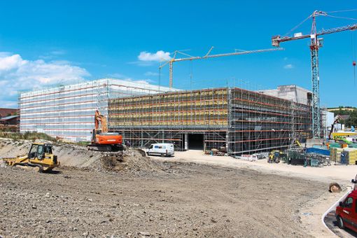 Auf einer Fläche von rund 11 000 Quadratmetern ragen die neuen Gebäude des Dögginger Unternehmens Freilacke aus dem Boden. Hier sollen zukünftig die Logistik und die Pulverlack-Produktion angesiedelt werden. Foto: Schwarzwälder Bote