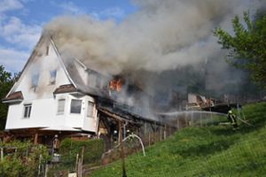 Die Ursache für den Wohnhausbrand am 20 Mai in der Schramberger Südstadt ist noch unklar.Foto: Wegner Foto: Schwarzwälder Bote