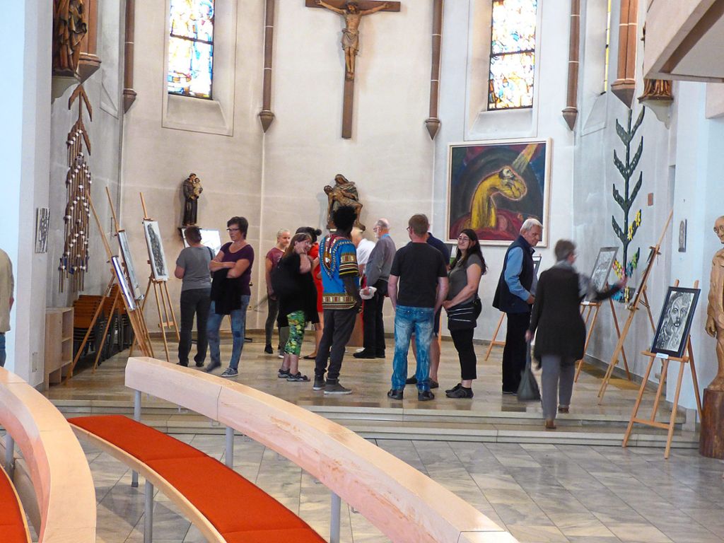 Die Taufkapelle wird zum Kunstraum. Fotos: Meinert