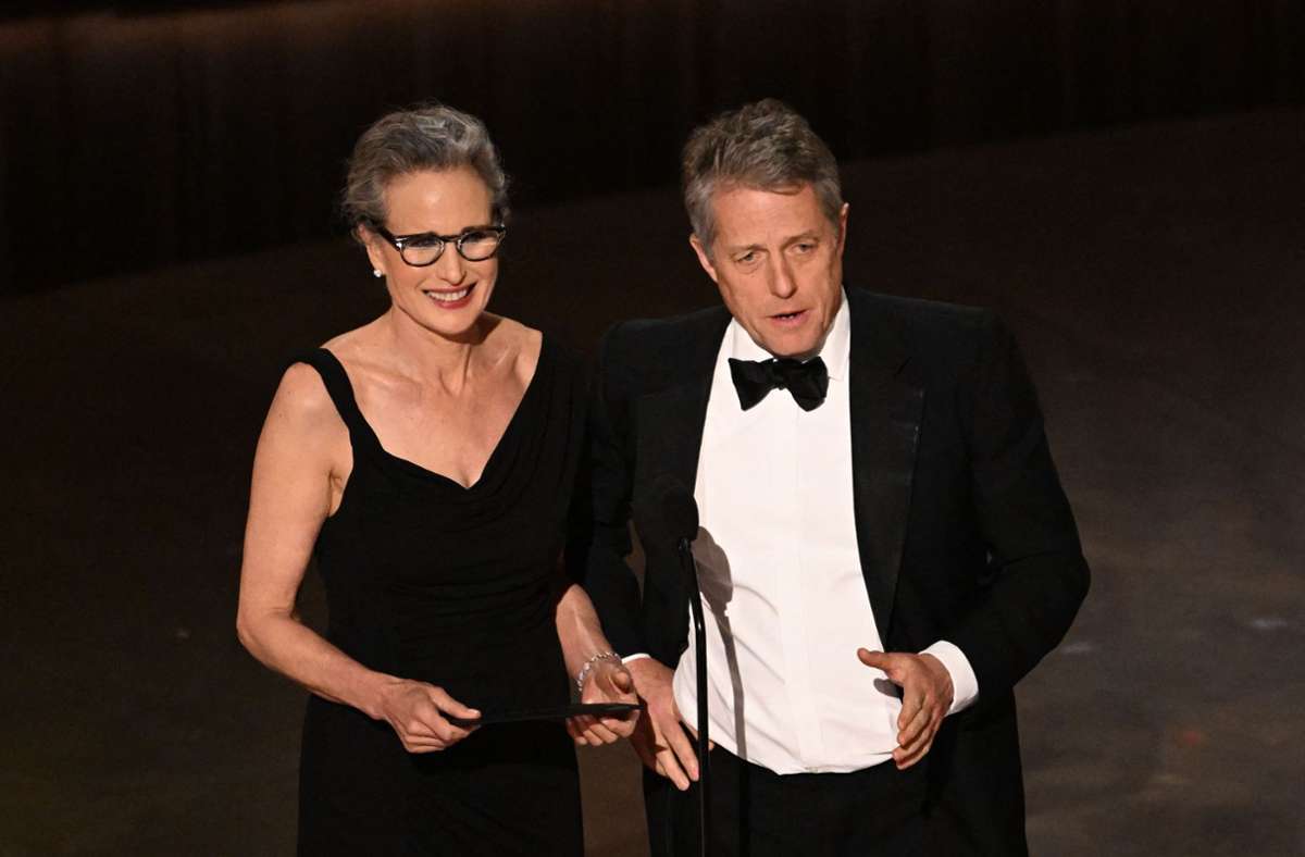Spott bei den Oscars: „Hodensack“ – Hugh Grant sorgt für Irritationen