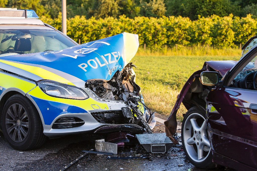 Kirchheim: Polizeiauto gerät in Gegenverkehr