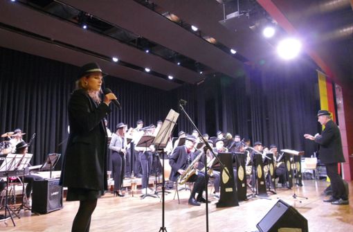 Die Big Band des Albeck-Gymnasiums begleitet in diesem Jahr schon die Einsetzung von Bürgermeister Jens Keucher. Foto: Reimer