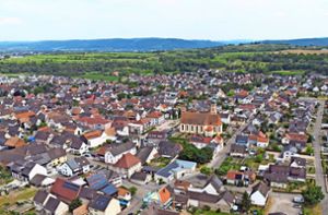 Bürgermeister Pascal Weber sieht seine Gemeinde in erster Linie als Winzerdorf – allerdings als eines, das viele Chancen hat. Foto: Ullrich