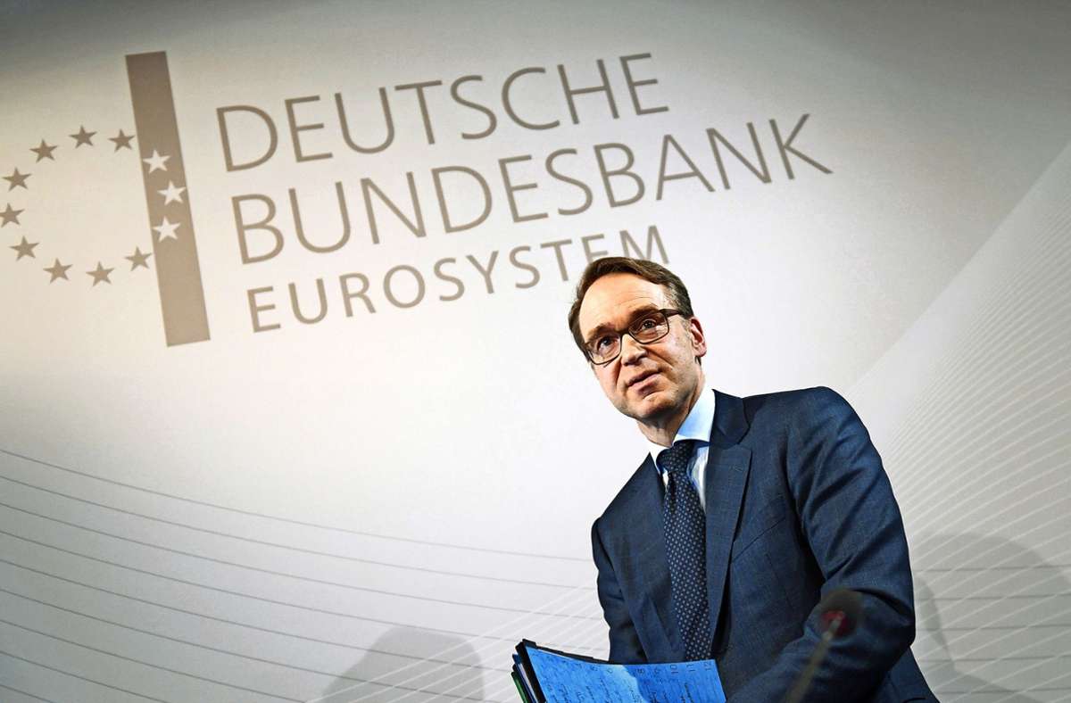 Bundesbankpräsident Weidmann sieht in der lockeren Geldpolitik Risiken. Foto: dpa/Arne Dedert