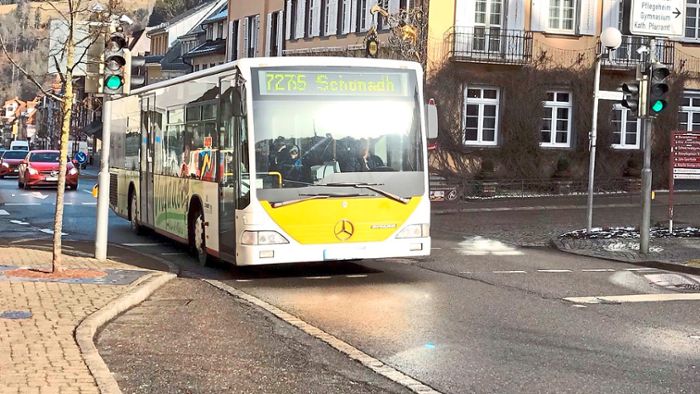 Busse zu Schulzeiten extrem überfüllt