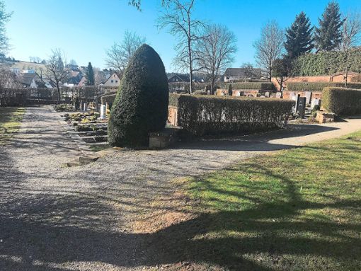 Auf dem Egenhauser Friedhof soll ein weiterer Weg mit Pflastersteinen versehen werden.Foto: Gemeinde Egenhausen Foto: Schwarzwälder Bote