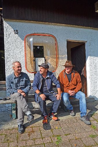 Da freuen sich Hans Hs Winkler, Tilman Neuffer und Thomas Neher über das Kunstprojekt am Heimatmuseum. Fotos: Holbein Foto: Schwarzwälder-Bote