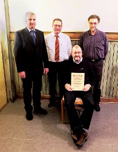 Verdiente langjährige Mitglieder des Musikvereins Hartheim sind geehrt worden. Foto: Kleiner Foto: Schwarzwälder-Bote
