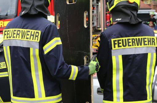 Zwei Feuerwehrmänner kamen ins Krankenhaus (Symbolbild). Foto: IMAGO/BildFunkMV/IMAGO