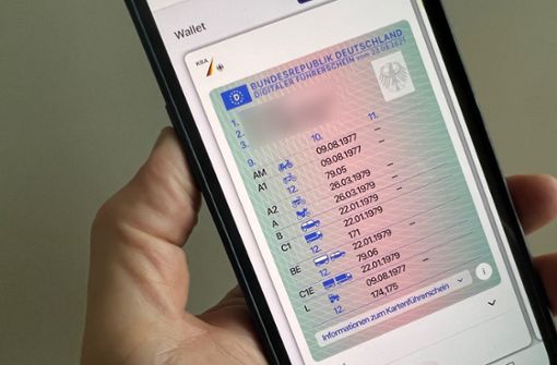 Vorerst ist der digitale Führerschein wieder offline. Foto: dpa/Christoph Dernbach