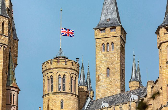 Trauer um Königin Elizabeth: Das gab es noch nie: So ehrt die Burg Hohenzollern die Queen