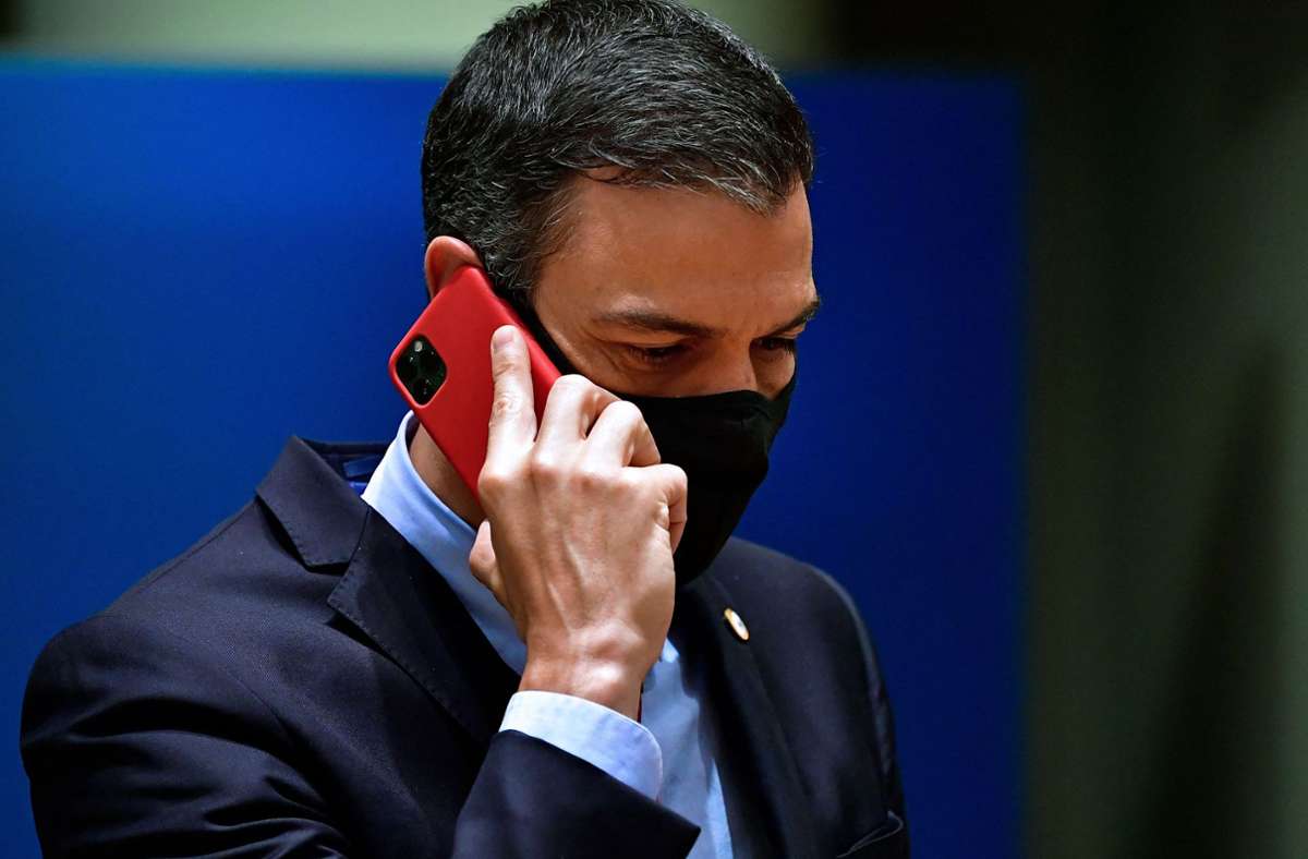 Den amtlichen Angaben zufolge wurde das Telefon von Pedro Sanchez mit Hilfe der israelischen Spyware Pegasus gehackt (Archivbild). Foto: AFP/JOHN THYS