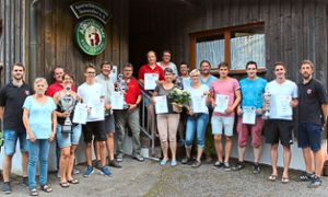 Zahlreiche erfolgreiche Teilnehmer waren beim Neuweiler Vereinspokalschießen zu Gange. Foto: Kraushaar Foto: Schwarzwälder Bote