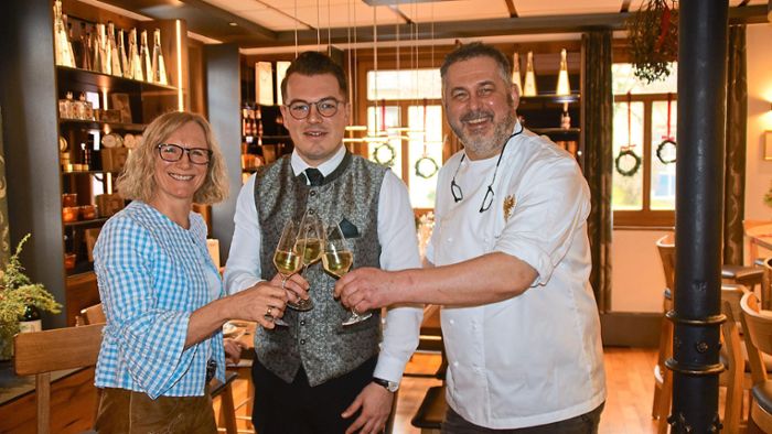 Bester Restaurantfachmann im Land: Marc Kotscherowski lernt im Adler in Ratshausen