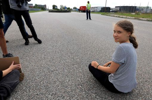 Im Juli hatte Greta Thunberg den Eingang zu einem Stadtviertel in Malmö blockiert. Zuvor war sie zu einem Bußgeld verurteilt worden, weil sie bei einer Demo nicht auf die Polizei gehört hatte. Foto: AFP/Andreas Hillergren