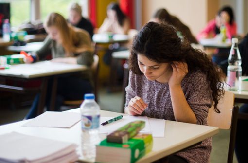 Die Schulzeit an allgemein bildenden Gymnasien bleibt in Baden-Württemberg ein Streitpunkt. Foto: dpa/Julian Stratenschulte