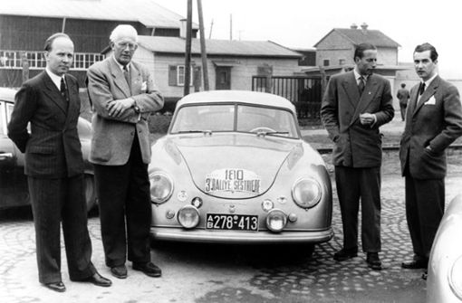 Auch bei Rallyes waren die ersten Porsche-Sportwagen dabei.  Foto:  