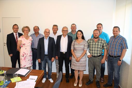 Der Egenhauses Gemeinderat traf sich zur ersten Sitzung. Mit auf dem Bild: Bürgermeister Sven Holder (links).  Foto: Köncke Foto: Schwarzwälder Bote