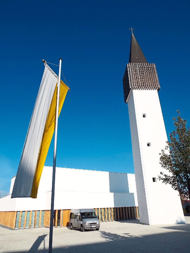 Die dominierende Farbe der neuen katholischen Kirche in Frommern ist weiß.