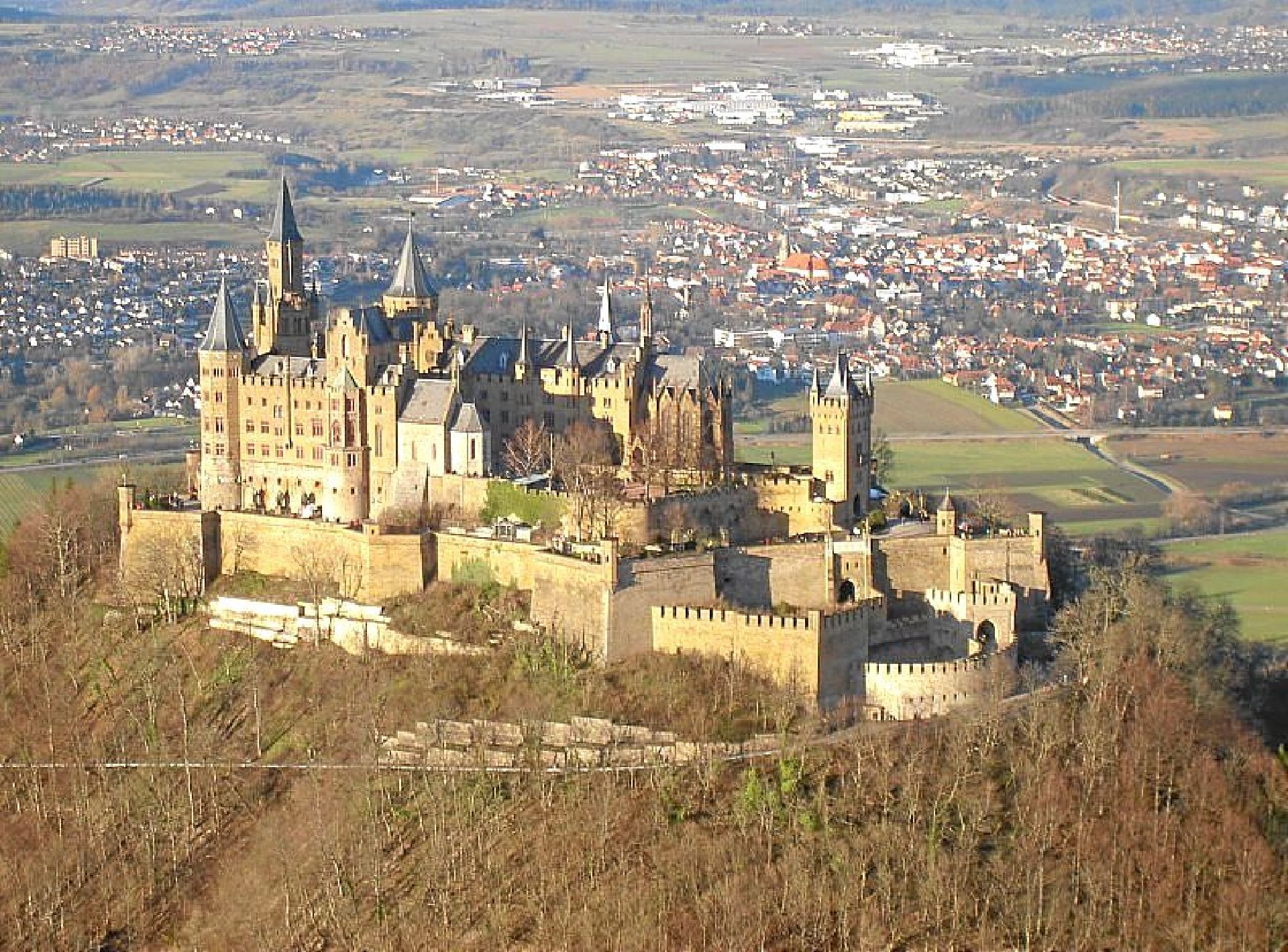 villingen-schwenningen-wanderer-erkunden-den-sagenhaften