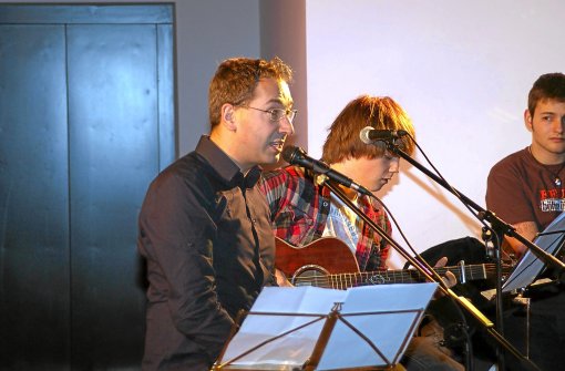 Musik durchmischt das Programm bei der Adventsfeier des Gymnasiums Meßstetten. Foto: Franke Foto: Schwarzwälder-Bote