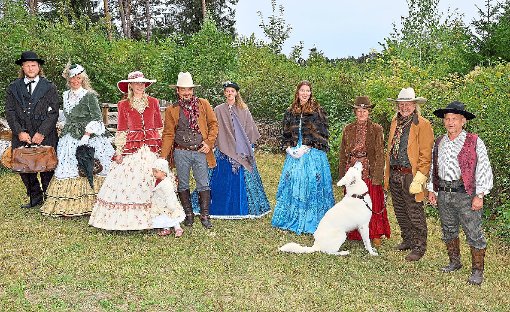 Stilecht in Klamotten wie vor 150 Jahren kamen ganze Gruppe zum zweiten Westerntreffen nach Talheim. Fotos: Morlok Foto: Morlok