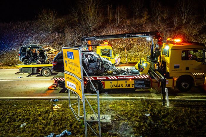 Tödlicher Unfall bei Schopfloch: Drei Menschen sterben bei Frontalzusammenstoß auf B 28