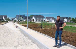 Bauamtsleiter Frank Maier ist nahezu täglich auf der Baustelle und begleitet den Fortschritt der Erschließungsarbeiten zum Baugebiet Hägnau. Foto: Gauggel