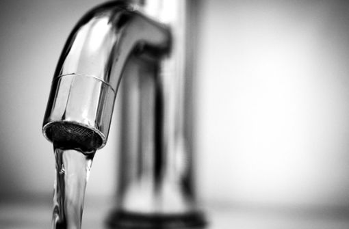 Wasser kommt aus dem Hahn – dafür sorgt in St. Georgen die Aquavilla. Foto: Pixabay/Skitterphoto
