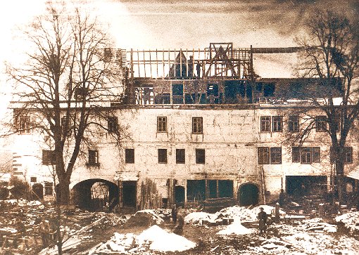 Das Wildberger Schloss beherbergte am Kriegsende ein Müttererholungsheim. Der Nordflügel wurde von Bomben zerstört, der Rest des Gebäudes später abgerissen. Foto: Archiv Heimatmuseum Wildberg Foto: Schwarzwälder-Bote