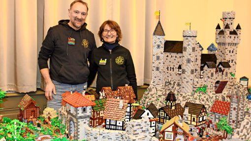 Michael und Andrea Wörner haben noch viele Ideen für ihre Mittelalterstadt. Foto: Ulrike Knöller