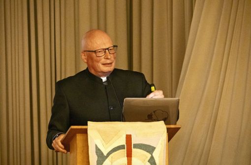 Pfarrer Markus Schanz aus Flein – ein ursprünglicher Wildberger – übernahm den Hauptvortrag. Foto: Timo Roller