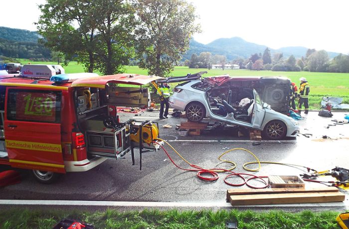 Unfall auf B 463: Auch drei Kinder unter den Verletzten - 80.000 Euro Schaden