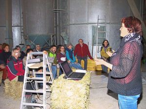 Julia Hölle (Bild) und die anderen Initiatoren der solidarischen Landwirtschaft auf dem Sülzlehof haben das Modell erklärt und viele Fragen beantwortet. Foto: May Foto: Schwarzwälder Bote