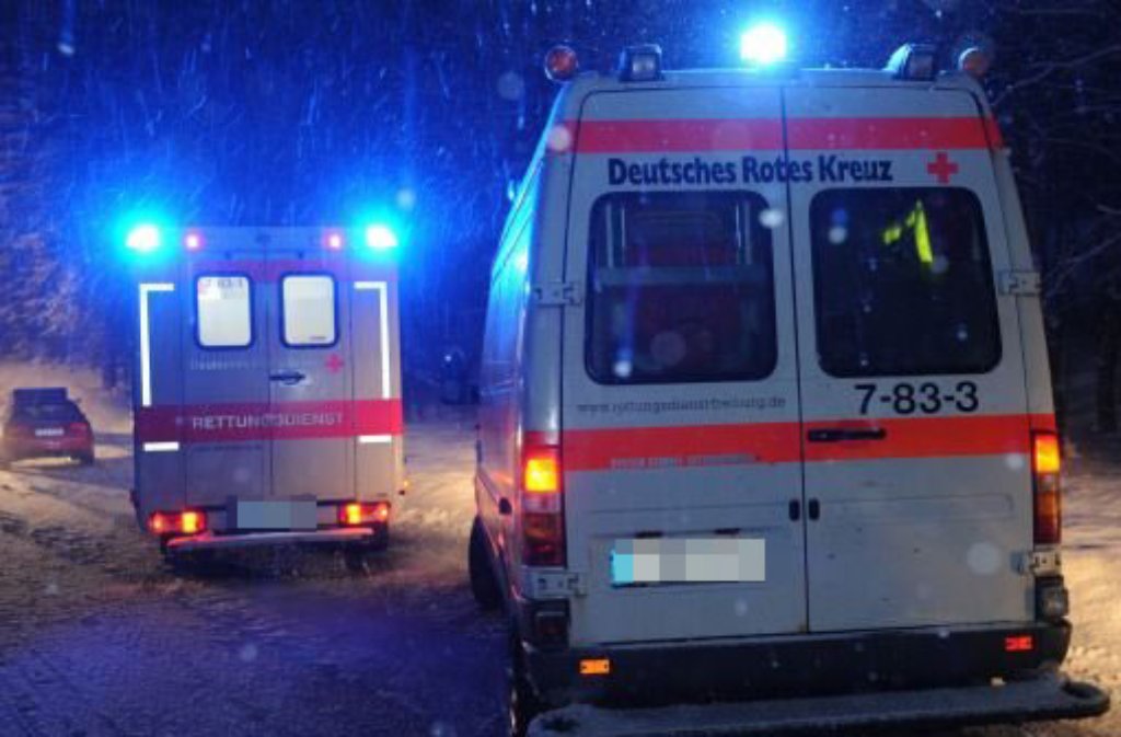 Am Samstagabend hat ein unbekannter Mann eine 72-jährige Fußgängerin in Böbingen angefahren und diese dabei schwer verletzt. (Symbolbild) Foto: dpa/Symbolfoto