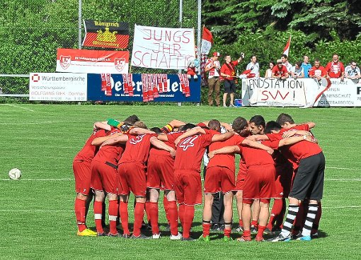 Auch von der Begeisterung der Fans durch die Saison und die beiden Relegationsspiele in die Bezirksliga getragen wurde der Überraschungsaufsteiger SV Vollmaringen. Foto: Burkhardt