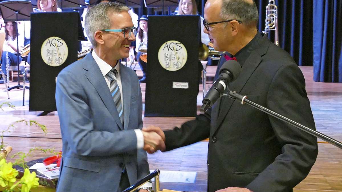 Stadthalle in Sulz: Bürgermeister Jens Keucher offiziell ins Amt eingesetzt