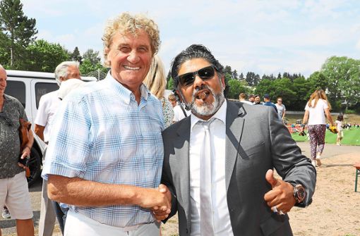 Torwartlegende Jean-Marie Pfaff mit Maradona Double Abi Atici Foto: Wagner