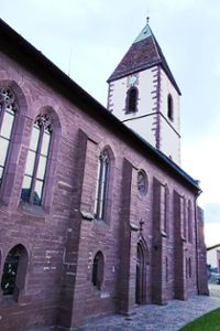 An und in der Kirche von Ebhausen stehen Sanierungsarbeiten an, für die jetzt ein Landeszuschuss zugesagt wurde. Foto: Schabert Foto: Schwarzwälder-Bote