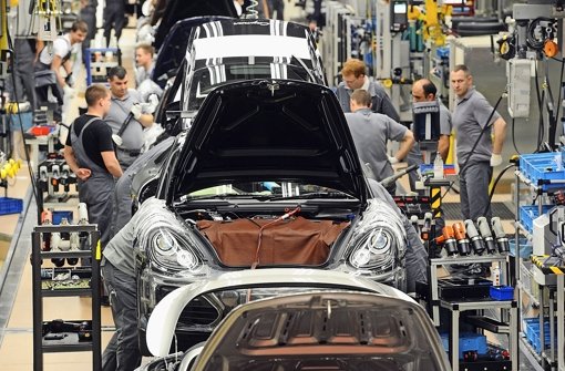Porsche-Mitarbeiter können Arbeitszeit flexibler bestimmen Foto: dpa