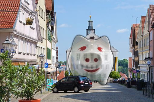 Da hat das Sparschwein vor dem Rathaus gut lachen: Die Gemeindefinanzen erlauben noch viel Spielraum. Foto: Stopper, Composing: Hürster Foto: Schwarzwälder Bote