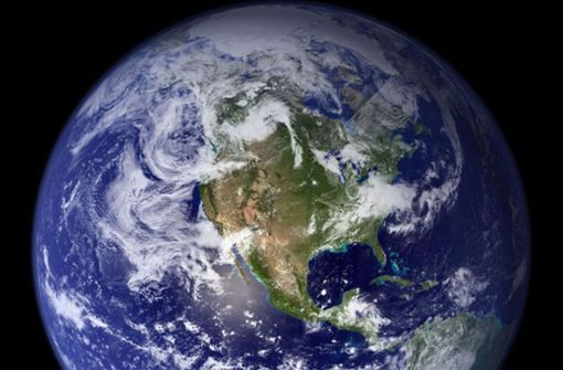 Heute verbraucht die Menschheit fast doppelt  so viel Ressourcen, wie die Erde auf natürliche Weise erneuern kann. Foto: AFP/Nasa