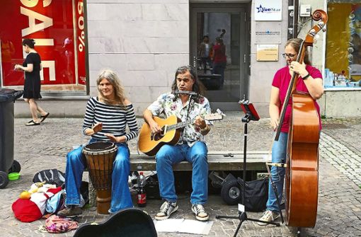 Straßenmusik von der Bank aus muss künftig nicht mehr sein – VS will offene Bühnen für die Künstler einrichten. Foto: Bräun