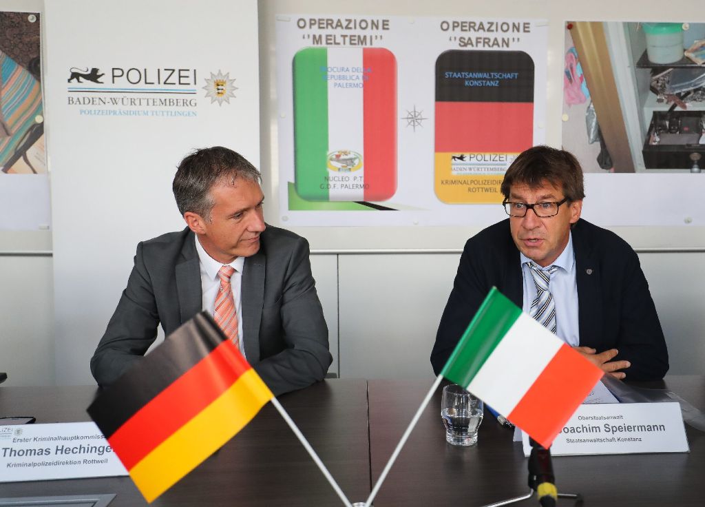 Ermittlungschef Thomas Hechinger (links) und Oberstaatsanwalt Joachim Speiermann loben die Zusammenarbeit mit Italien.
