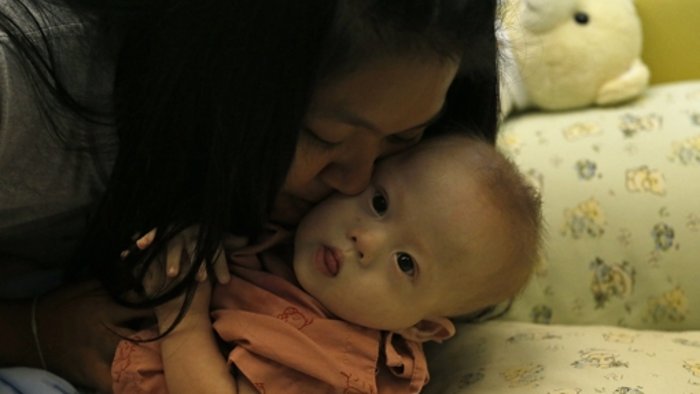 Polizei nimmt Leihmütter-Babys in Obhut