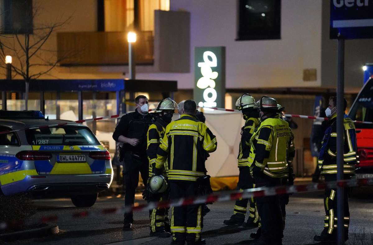 Vor einem Geschäft an der Stuttgarter Straße in Kirchheim geschah die Bluttat. Foto: dpa/Kohls