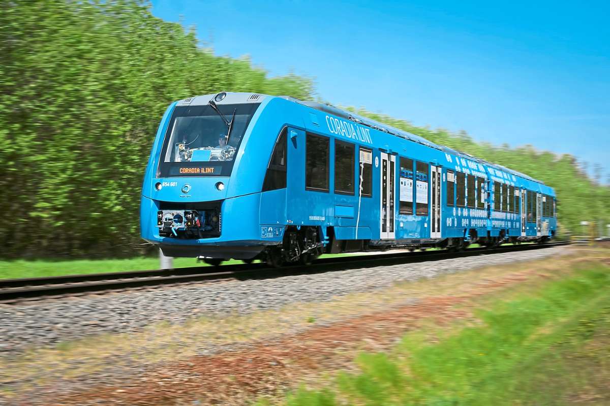 Ein solcher Brennstoffzellenzug des Typs  Coradia iLint kommt ab Montag zu Testzwecken auf der Strecke Hechingen-Gammertingen-Sigmaringen zum Einsatz.  Foto: Alstom