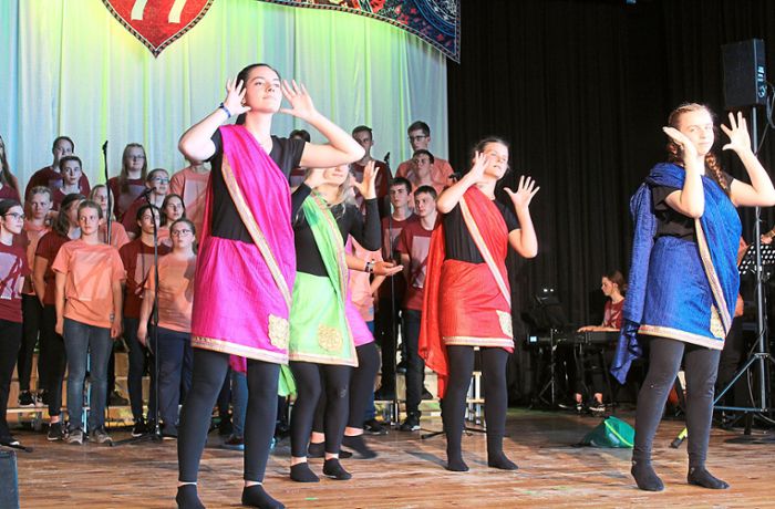 Adonia-Chor in Neustetten: Über 70 junge Akteure machen Musicalabend zum Erlebnis