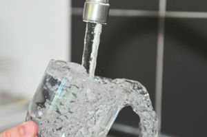 Dem verbilligten Trinkwasser stehen in Furtwangen  höhere Kosten  für Schmutzwasser gegenüber. Foto: Pixabay Foto: Schwarzwälder Bote