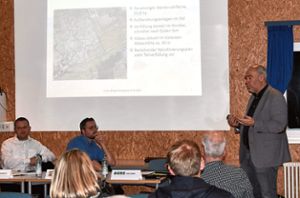 Planer Axel Dörr erläutert das Vorhaben der Firma Bau-Union. Foto: Schwarzwälder Bote